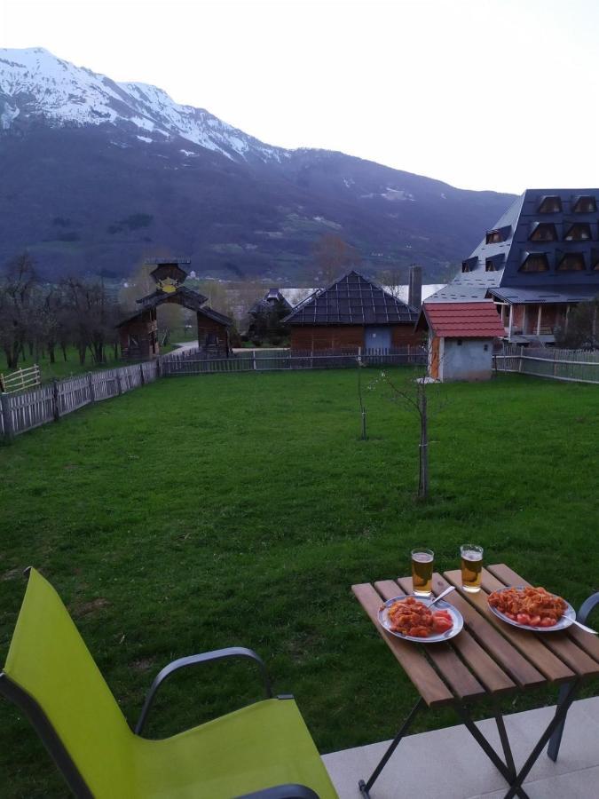 Visitor Yard Bed and Breakfast Plav Exteriör bild