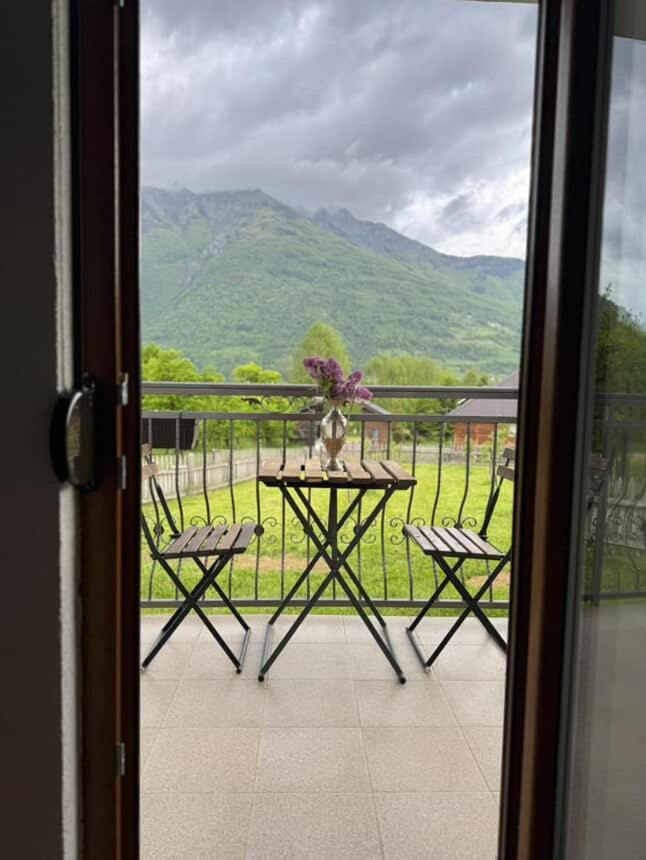 Visitor Yard Bed and Breakfast Plav Exteriör bild